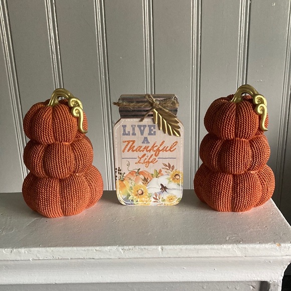 NWT BUNDLE- 2 TRIPLE STACKED TEXTURED ORANGE PUMPKINS GOLD STEMS & WOOD SIGN - Picture 6 of 17